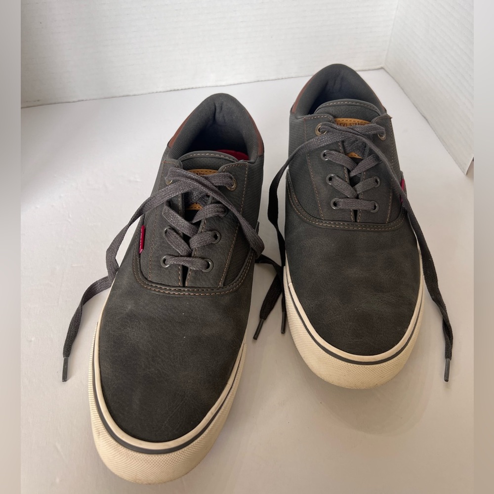 Levi’s Ethan Sneakers Gray Vegan Leather Lace Up Shoes Men’s Size 11